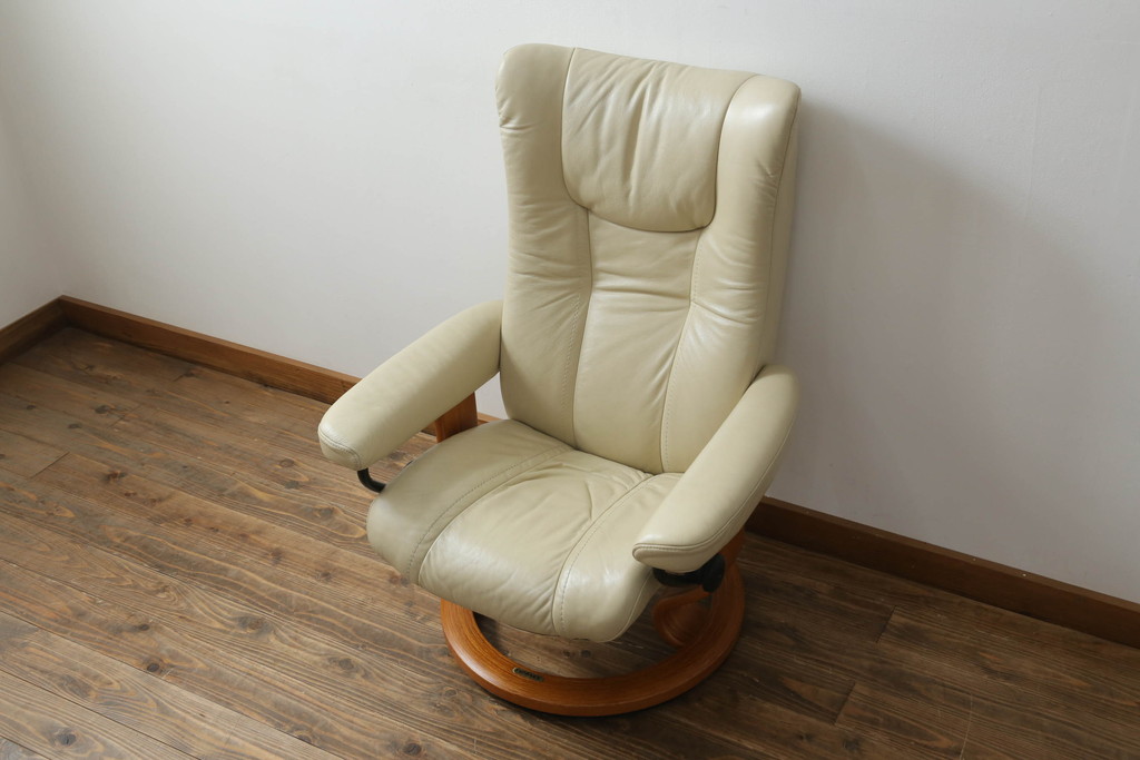 中古　EKORNES(エコーネス)　本革　ゆったりとしたくつろぎの時間におすすめのオットマン付きストレスレスチェア(リクライニングチェア、アームチェア、1人掛け、一人掛け、1P、レザー、北欧)(定価約35万円)(R-072694)