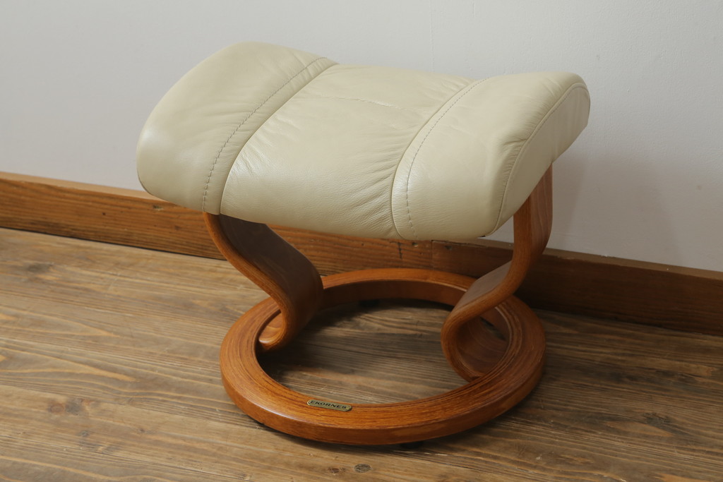 中古　EKORNES(エコーネス)　本革　ゆったりとしたくつろぎの時間におすすめのオットマン付きストレスレスチェア(リクライニングチェア、アームチェア、1人掛け、一人掛け、1P、レザー、北欧)(定価約35万円)(R-072694)