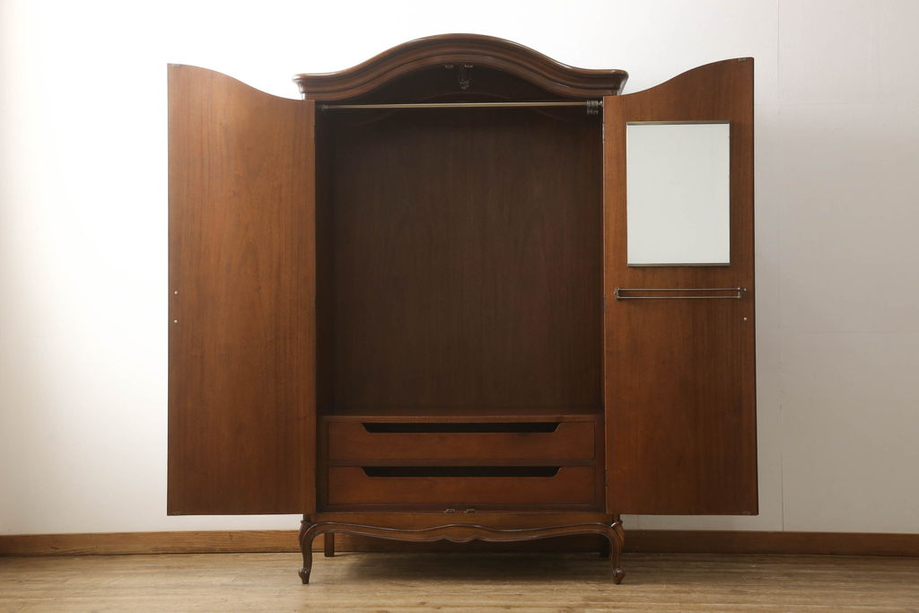 中古　美品　DREXEL HERITAGE(ドレクセルヘリテイジ)　Touraine(ツーレイン)　流れるような曲線が美しいワードローブ(定価約100万円)(衣装タンス、洋服タンス、収納棚)(R-059827)