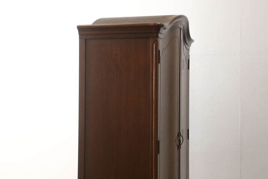中古　美品　DREXEL HERITAGE(ドレクセルヘリテイジ)　Touraine(ツーレイン)　流れるような曲線が美しいワードローブ(定価約100万円)(衣装タンス、洋服タンス、収納棚)(R-059827)