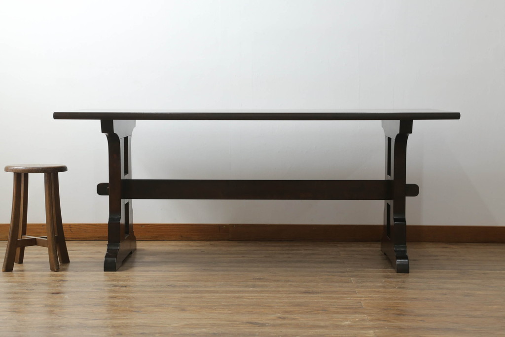 和製ビンテージ　松本民芸家具　気品と落ち着きのある佇まいが魅力のC型ダイニングテーブル(食卓、4人掛け、6人掛け、ヴィンテージ)(定価約40万円)(R-071063)