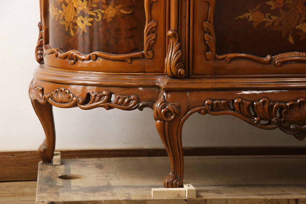 中古 高級イタリア家具 繊細で優美な彫刻入りのロココ調アンティーク風