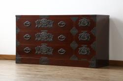 中古　美品　岩谷堂箪笥　丁寧な造りの手打ち金具が目を惹くサイドチェスト(サイドボード、和タンス、収納箪笥、引き出し、整理箪笥)(R-064517)