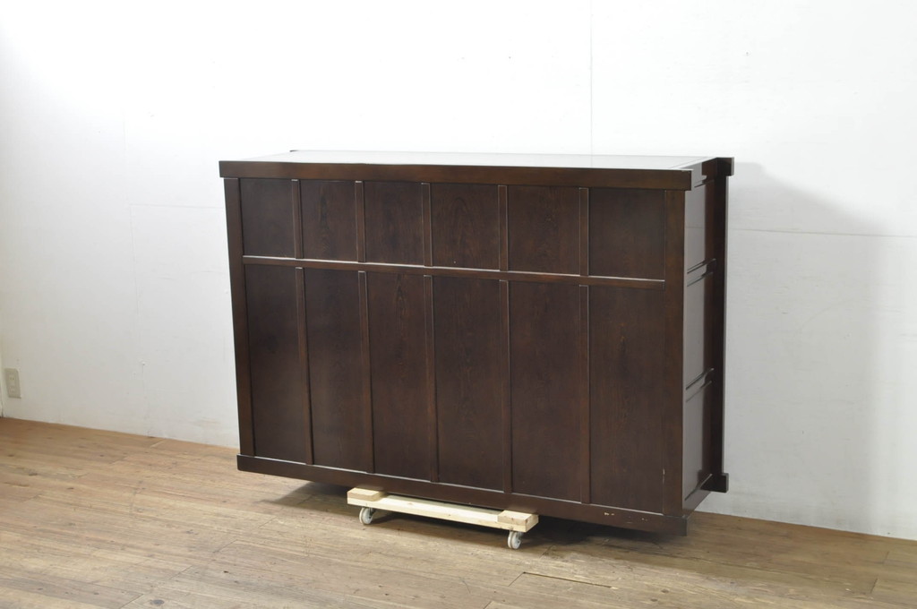 中古　高級　銘木　鉄刀木(タガヤサン)　総無垢(ムク)材　和モダンテイストのお部屋づくりに取り入れたい水屋箪笥サイドボード(食器棚、収納棚、キャビネット、サイドキャビネット、戸棚)(R-079988)