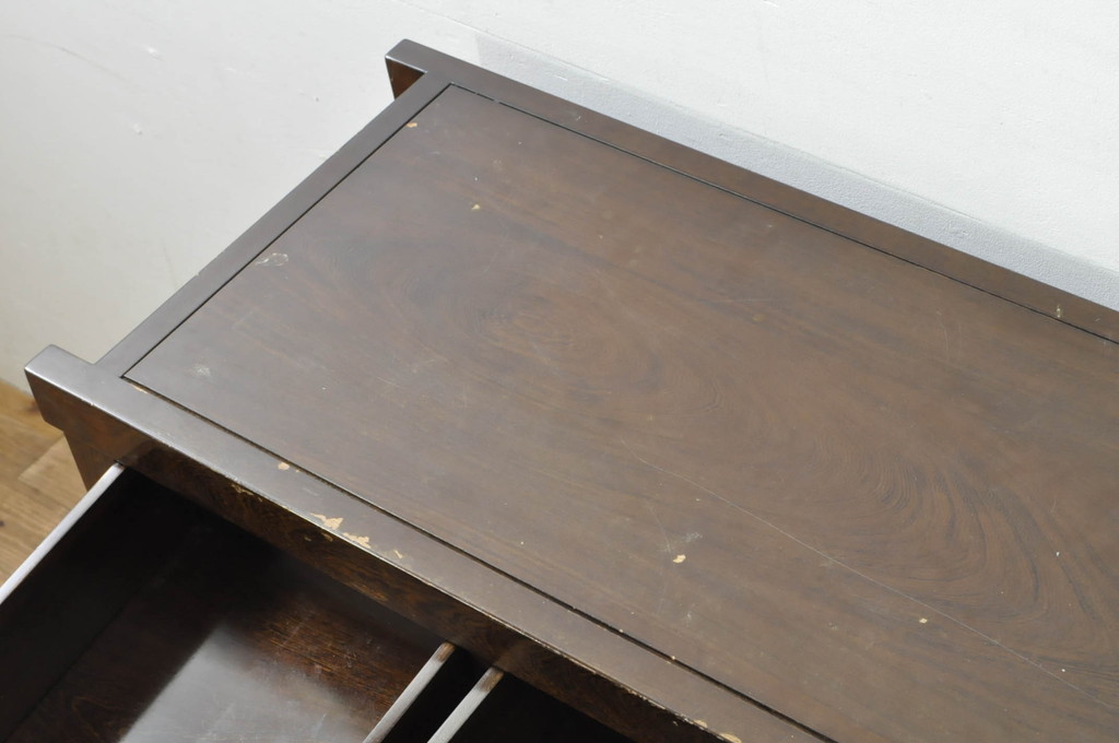 中古　高級　銘木　鉄刀木(タガヤサン)　総無垢(ムク)材　和モダンテイストのお部屋づくりに取り入れたい水屋箪笥サイドボード(収納棚、戸棚、食器棚、カップボード、サイドキャビネット)(R-079989)