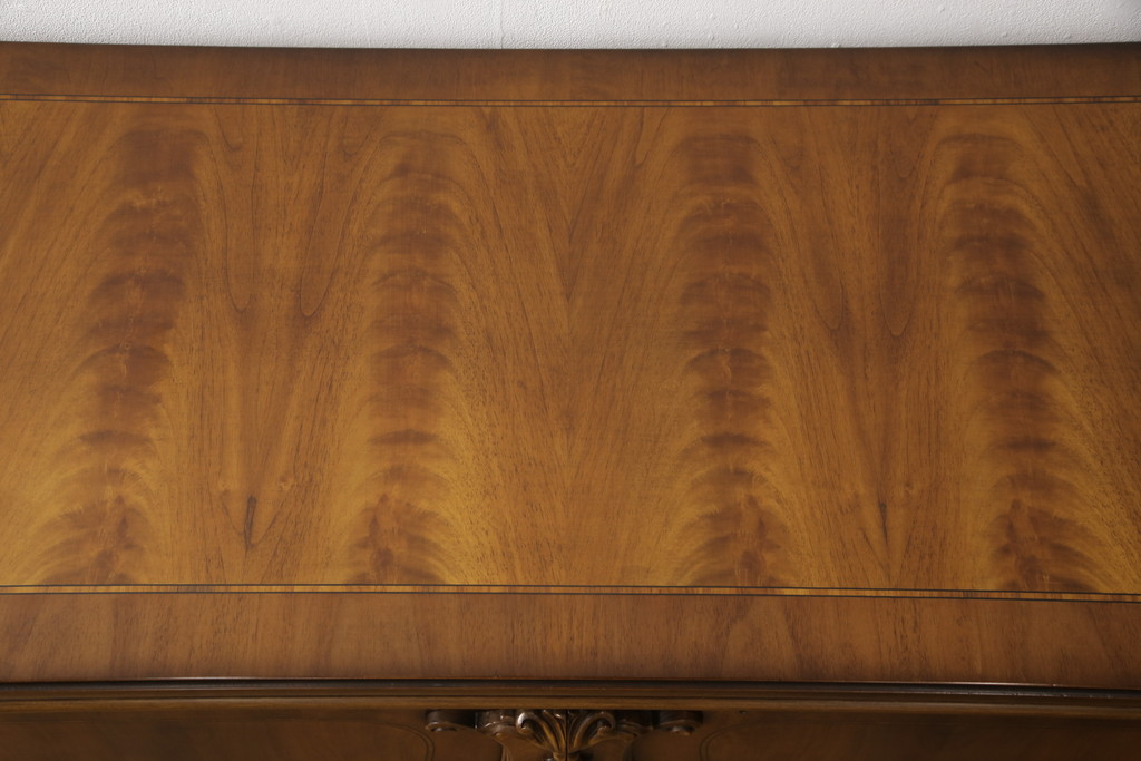 中古　超美品　イタリア高級家具　CANTU　クラシカルな佇まいの大型サイドボード(サイドキャビネット、収納棚、戸棚)(R-055626)