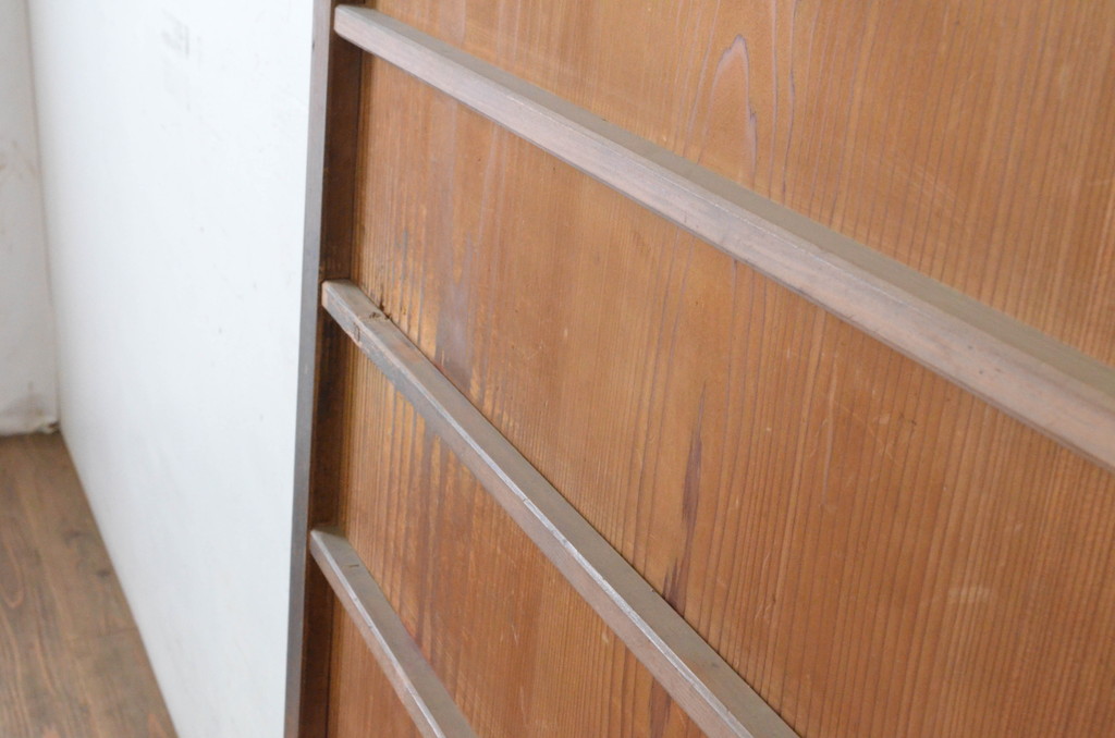 アンティーク建具 趣ある木の風合いア魅力的な舞良戸1枚(まいら