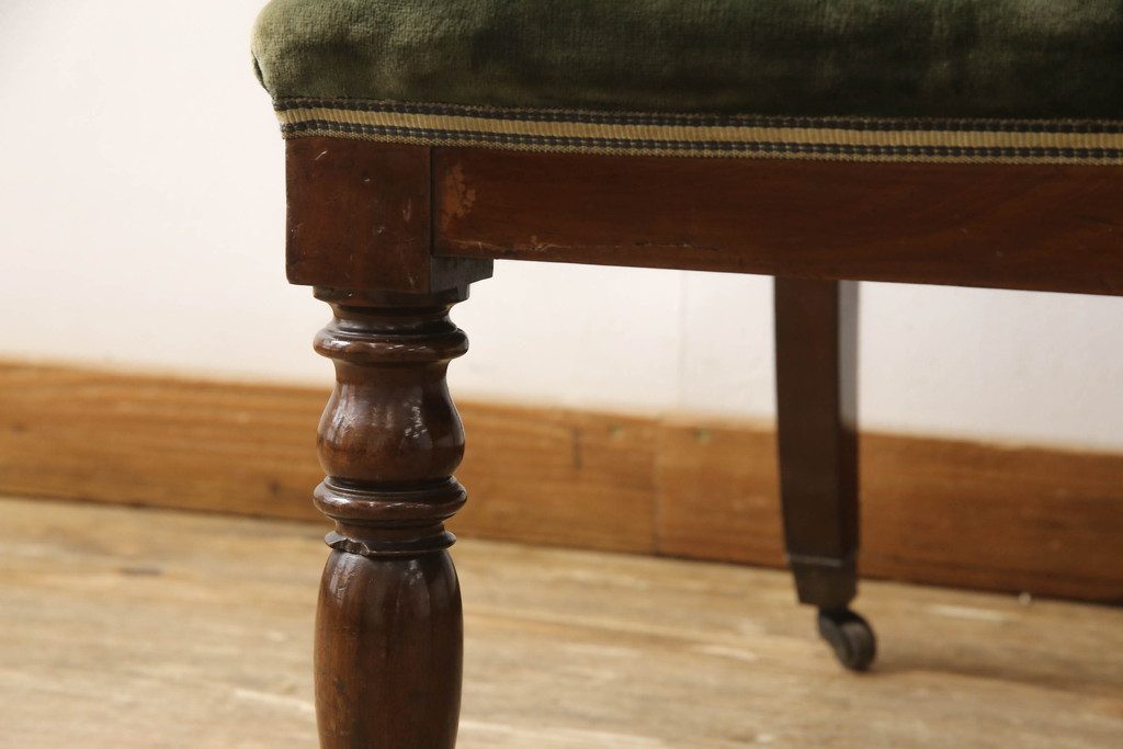 フランスアンティーク　マホガニー材　優雅な佇まいが魅力的なキャスター付きアームチェア(椅子、イス)(R-057384)