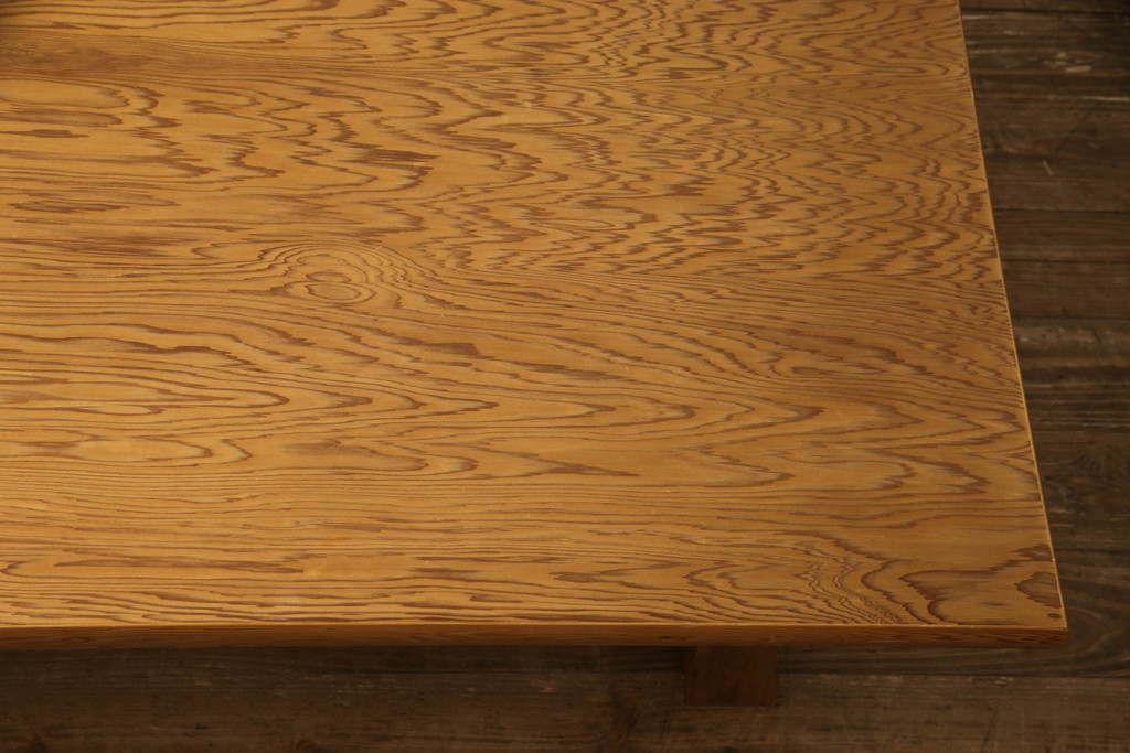 和製ビンテージ　屋久杉材　末広がりの脚が和の雰囲気を高める座卓(ローテーブル、センターテーブル、ヴィンテージ)(R-066272)