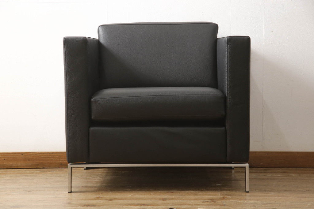 中古　美品　ドイツ製　WALTER KNOLL(ウォルター・ノル)　Norman Foster(ノーマン・フォスター)　FOSTER 500　本革(レザー)　スタイリッシュなデザインが魅力の1人掛けソファ(一人掛け、1Pソファ、アームソファ、ラウンジソファ)(定価約85万円)(R-066578)