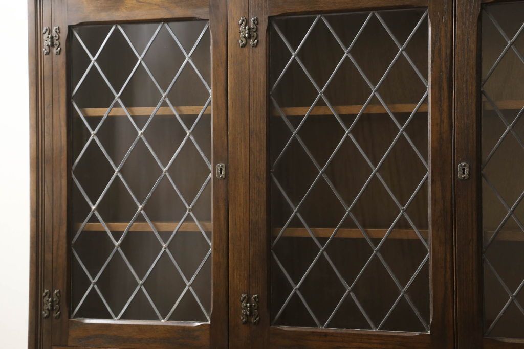 イギリスビンテージ　オーク材　特大!ステンドグラスと細やかな意匠が美しいキャビネット(収納棚、戸棚、サイドボード、ヴィンテージ)(R-055968)