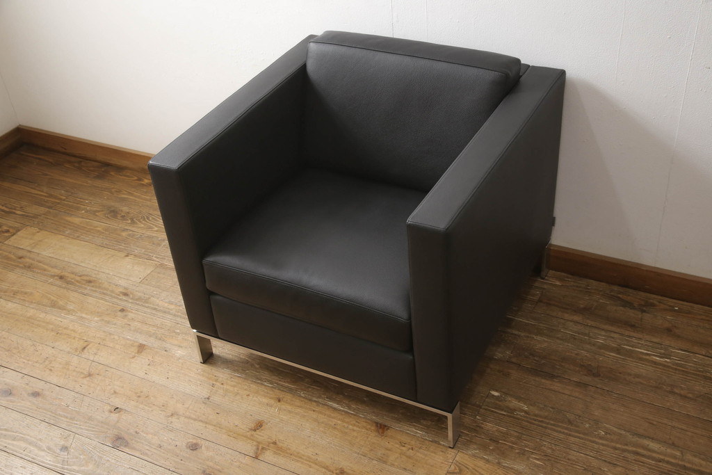 中古　美品　ドイツ製　WALTER KNOLL(ウォルター・ノル)　Norman Foster(ノーマン・フォスター)　FOSTER 500　本革(レザー)　スタイリッシュなデザインが魅力の1人掛けソファ(一人掛け、1Pソファ、アームソファ、ラウンジソファ)(定価約85万円)(R-066579)