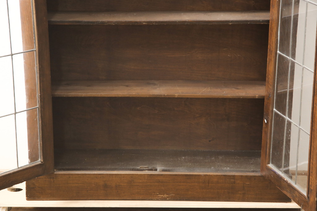 イギリスアンティーク　オーク材　クラシカルな雰囲気を醸し出すステンドグラスブックケース(本箱、本棚、収納棚、戸棚)(R-057344)