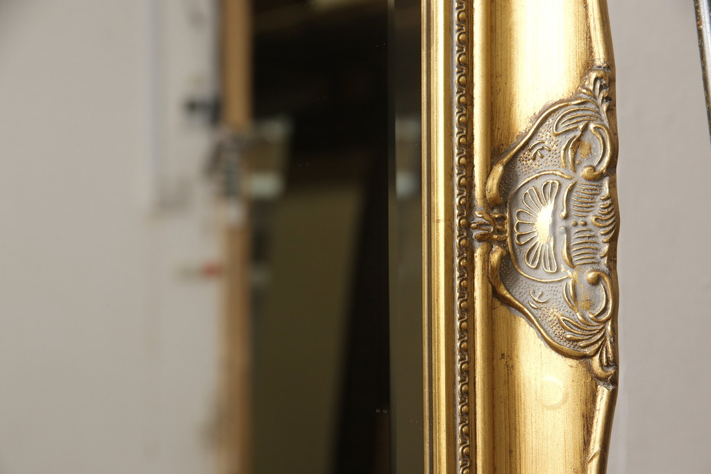 イギリスビンテージ　アイアンスタンド付き!エレガントな彫刻フレームのスタンドミラー(鏡、姿見、ヴィンテージ)(R-056458)