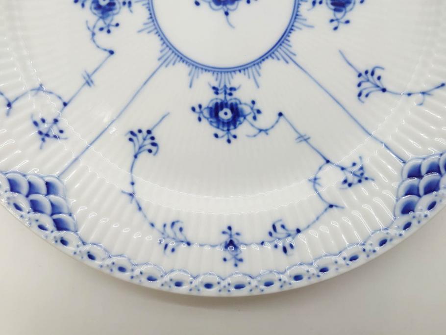 デンマーク　ROYAL COPENHAGEN(ロイヤルコペンハーゲン)　ブルーフルーテッド ハーフレース　(大)約25cm　(小)約19cm　繊細な絵付けが可愛らしいプレート3枚セット(大皿、中皿、洋食器、北欧)(R-081212)