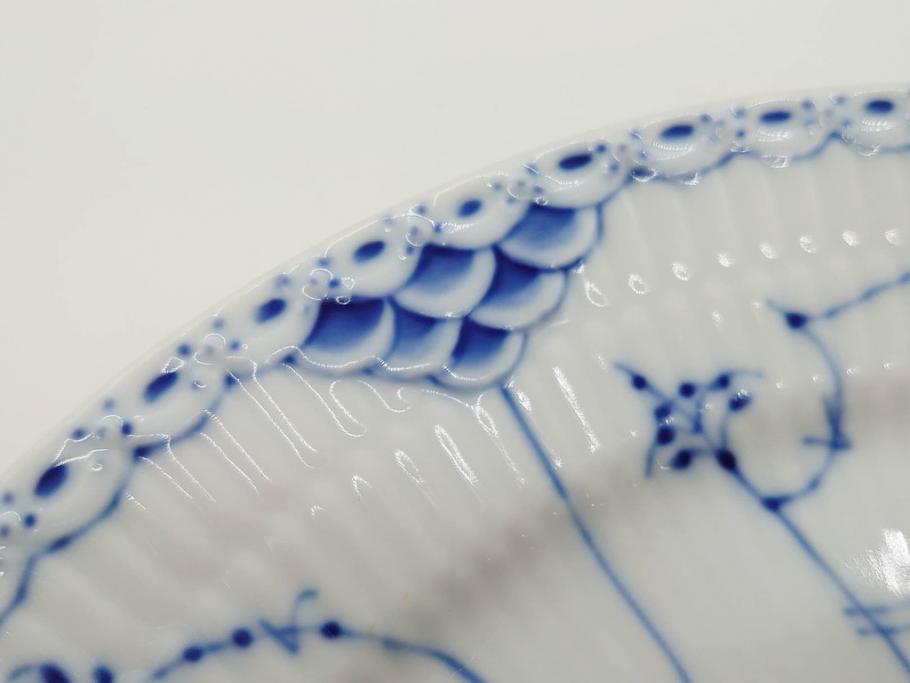 デンマーク　ROYAL COPENHAGEN(ロイヤルコペンハーゲン)　ブルーフルーテッド ハーフレース　(大)約25cm　(小)約19cm　繊細な絵付けが可愛らしいプレート3枚セット(大皿、中皿、洋食器、北欧)(R-081212)