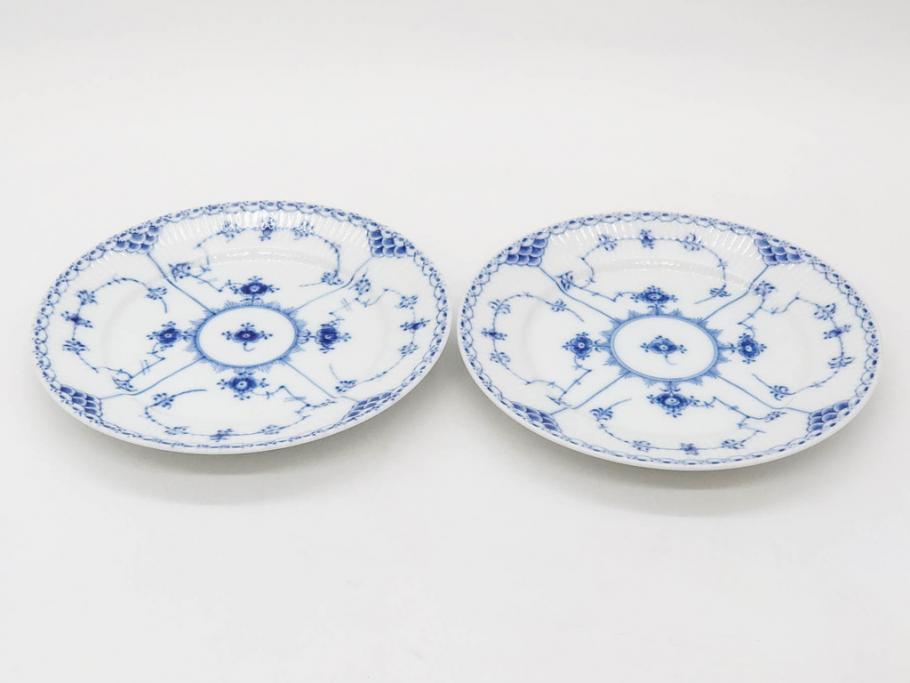デンマーク　ROYAL COPENHAGEN(ロイヤルコペンハーゲン)　ブルーフルーテッド ハーフレース　(大)約25cm　(小)約19cm　繊細な絵付けが可愛らしいプレート3枚セット(大皿、中皿、洋食器、北欧)(R-081212)