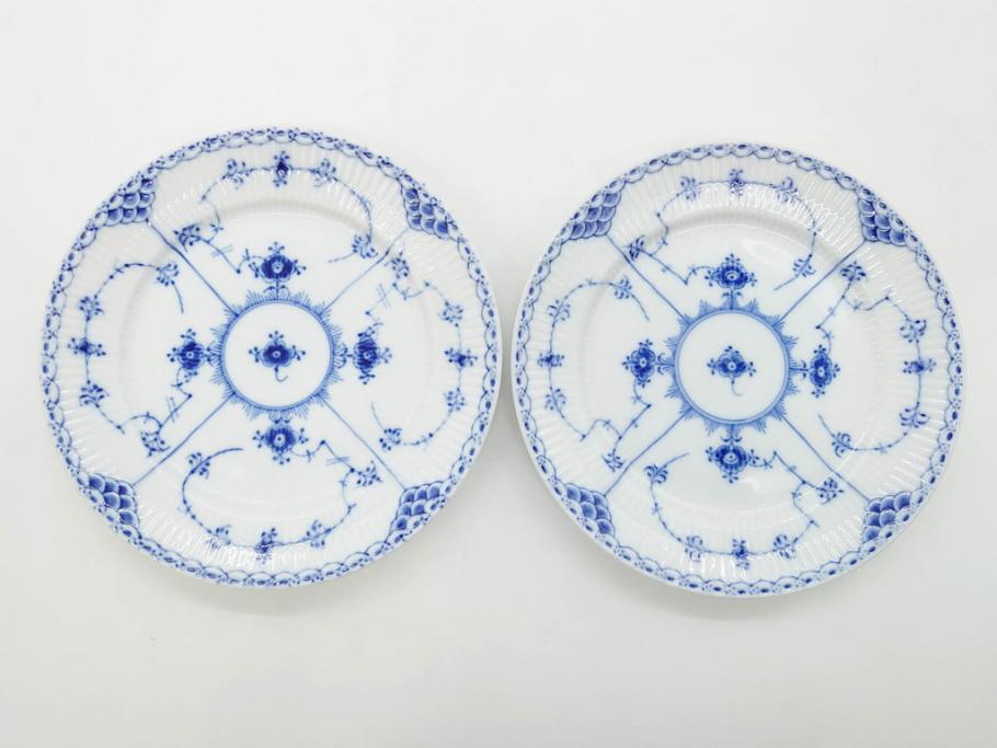 デンマーク　ROYAL COPENHAGEN(ロイヤルコペンハーゲン)　ブルーフルーテッド ハーフレース　(大)約25cm　(小)約19cm　繊細な絵付けが可愛らしいプレート3枚セット(大皿、中皿、洋食器、北欧)(R-081212)