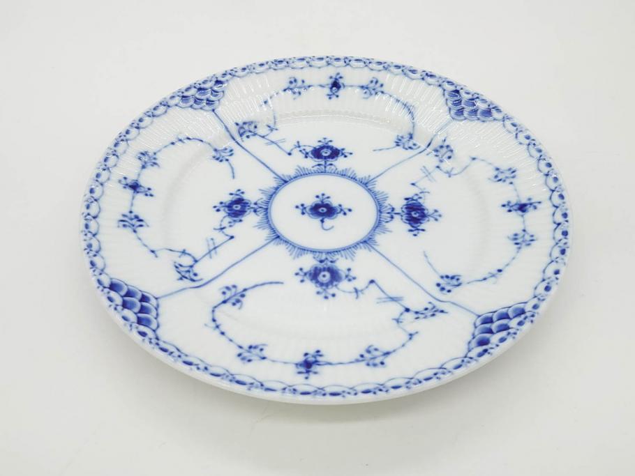 デンマーク　ROYAL COPENHAGEN(ロイヤルコペンハーゲン)　ブルーフルーテッド ハーフレース　(大)約25cm　(小)約19cm　繊細な絵付けが可愛らしいプレート3枚セット(大皿、中皿、洋食器、北欧)(R-081212)