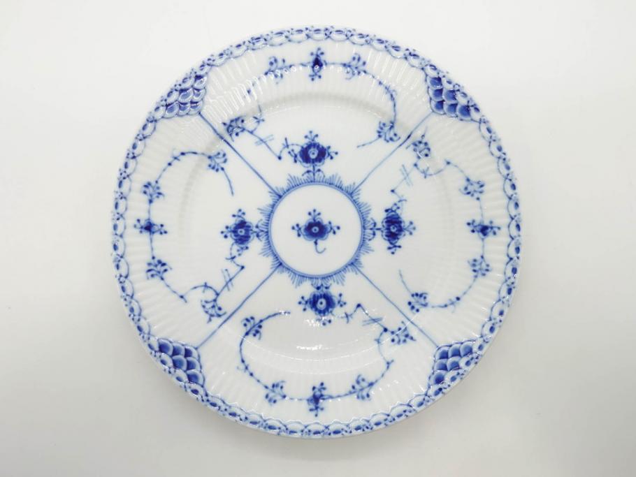 デンマーク　ROYAL COPENHAGEN(ロイヤルコペンハーゲン)　ブルーフルーテッド ハーフレース　(大)約25cm　(小)約19cm　繊細な絵付けが可愛らしいプレート3枚セット(大皿、中皿、洋食器、北欧)(R-081212)