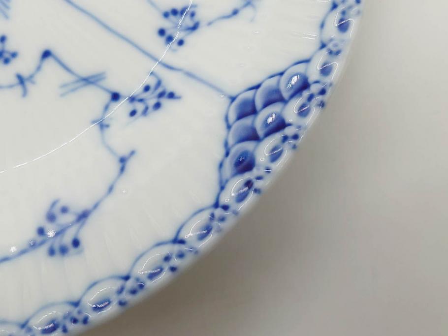 デンマーク　ROYAL COPENHAGEN(ロイヤルコペンハーゲン)　ブルーフルーテッド ハーフレース　(大)約25cm　(小)約19cm　繊細な絵付けが可愛らしいプレート3枚セット(大皿、中皿、洋食器、北欧)(R-081212)