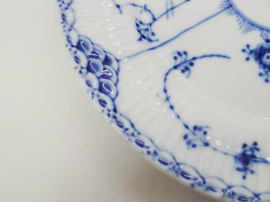 デンマーク　ROYAL COPENHAGEN(ロイヤルコペンハーゲン)　ブルーフルーテッド ハーフレース　(大)約25cm　(小)約19cm　繊細な絵付けが可愛らしいプレート3枚セット(大皿、中皿、洋食器、北欧)(R-081212)