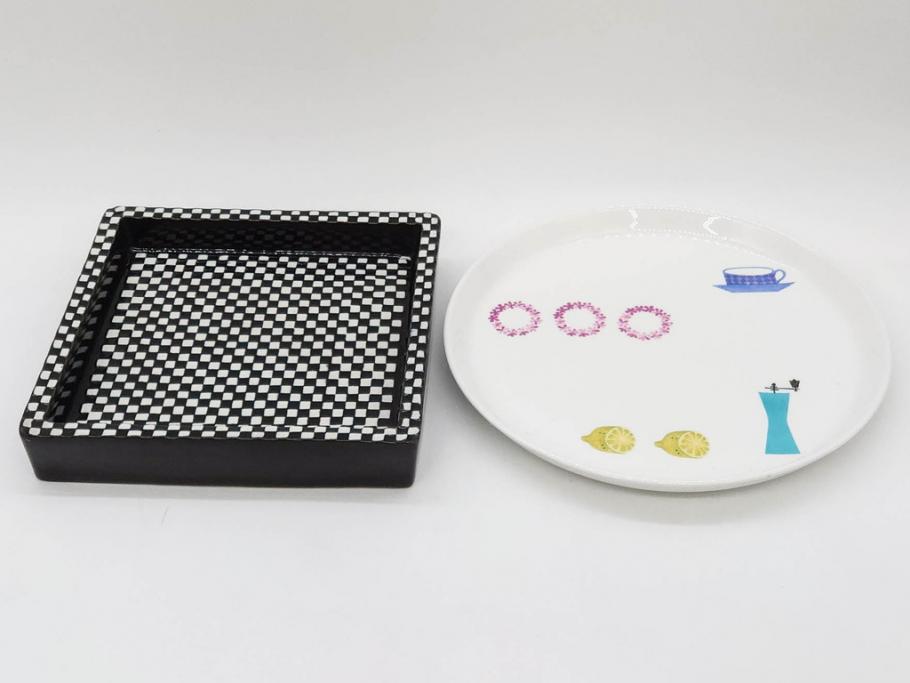 ビンテージ　スウェーデン　GUSTAVSBERG(グスタフスベリ)　DOMINO(ドミノ)　アッシュトレイ　PYNTA(ピンタ)　表情豊かなデザインが目を引くプレート2枚セット(花、フラワー、ヴィンテージ、Stig Lindberg、スティグ・リンドベリ、中皿、大皿、洋食器、北欧)(R-081393)
