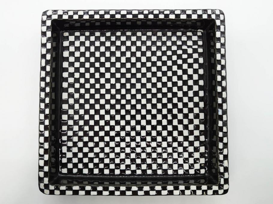 ビンテージ　スウェーデン　GUSTAVSBERG(グスタフスベリ)　DOMINO(ドミノ)　アッシュトレイ　PYNTA(ピンタ)　表情豊かなデザインが目を引くプレート2枚セット(花、フラワー、ヴィンテージ、Stig Lindberg、スティグ・リンドベリ、中皿、大皿、洋食器、北欧)(R-081393)