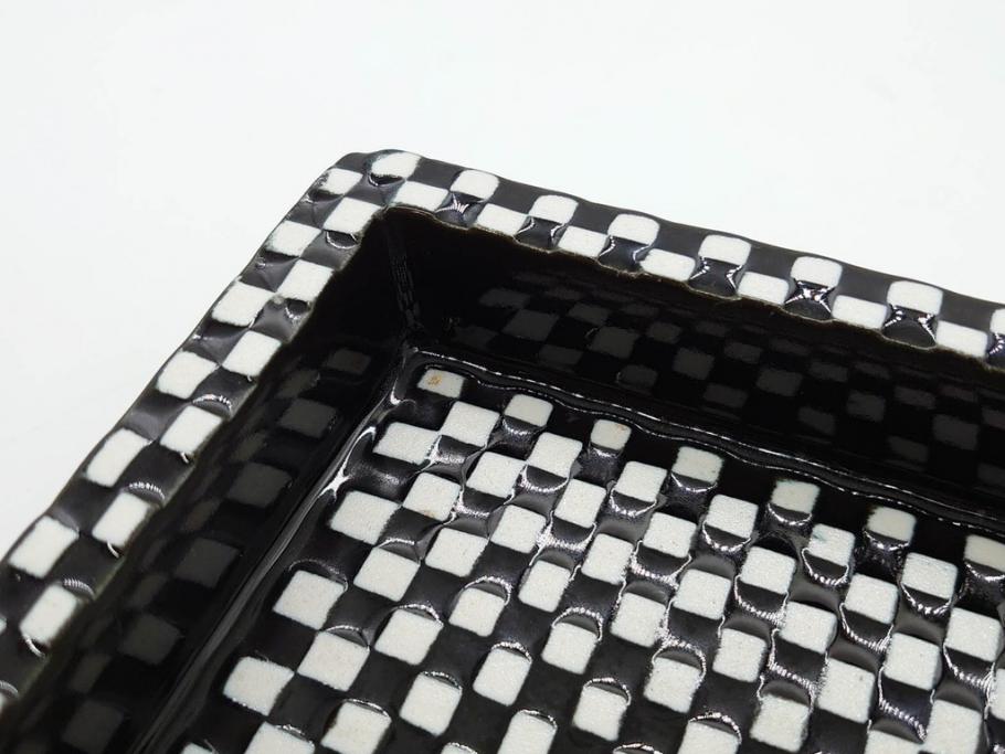 ビンテージ　スウェーデン　GUSTAVSBERG(グスタフスベリ)　DOMINO(ドミノ)　アッシュトレイ　PYNTA(ピンタ)　表情豊かなデザインが目を引くプレート2枚セット(花、フラワー、ヴィンテージ、Stig Lindberg、スティグ・リンドベリ、中皿、大皿、洋食器、北欧)(R-081393)