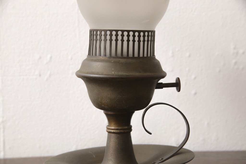  アンティーク照明　銅　ブロンズ台　くつろぎの時間におすすめのテーブルスタンド(スタンドライト、卓上照明)(R-057294)