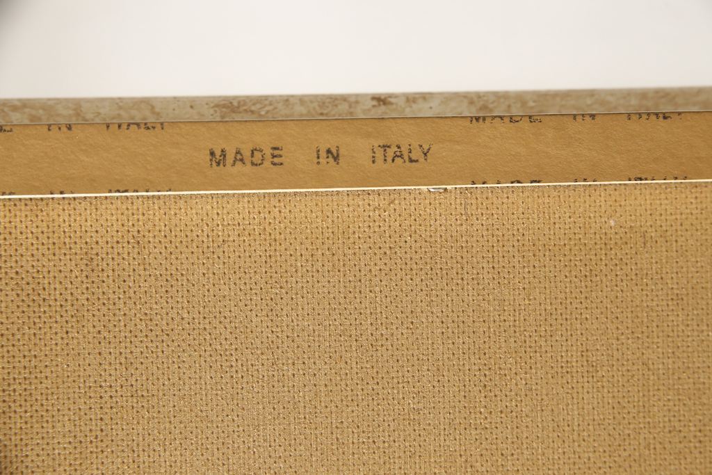 中古　イタリア輸入家具　クラシカルな佇まいが魅力的な縦型キャビネット(ガラスケース、キュリオケース、飾り棚)(R-052934)