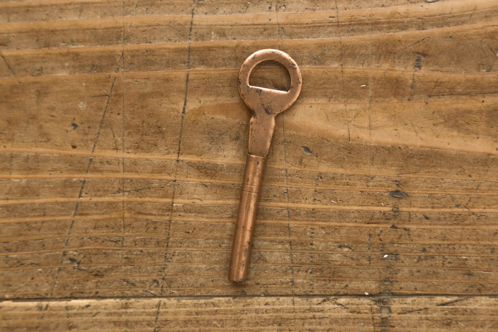 中古　美品　岩谷堂箪笥　大振りの金具が存在感を放つ衣装箪笥(和タンス、収納箪笥、引き出し)(R-060881)