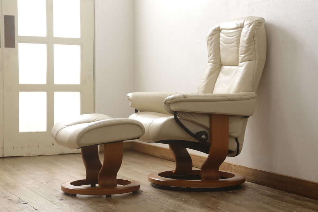 中古　美品　EKORNES(エコーネス)　本革　メイフェア　ストレスレスチェア(S)オットマン付き(定価約28万円)(リクライニングチェア、アームチェア、椅子)(R-056509)