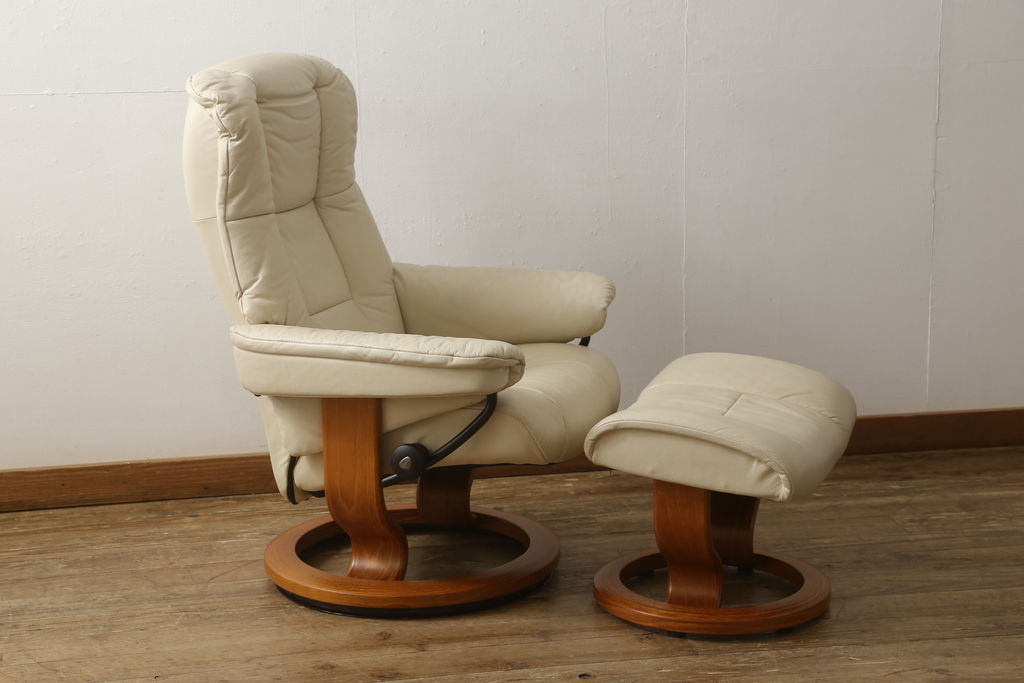 中古　美品　EKORNES(エコーネス)　本革　メイフェア　ストレスレスチェア(S)オットマン付き(定価約28万円)(リクライニングチェア、アームチェア、椅子)(R-056509)