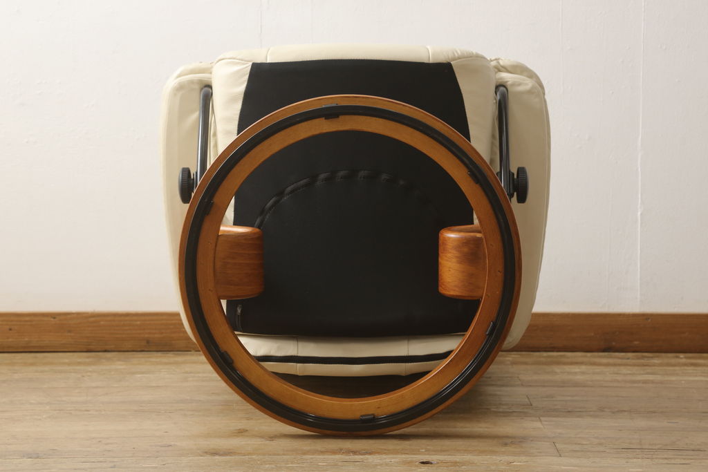 中古　美品　EKORNES(エコーネス)　本革　メイフェア　ストレスレスチェア(S)オットマン付き(定価約28万円)(リクライニングチェア、アームチェア、椅子)(R-056509)