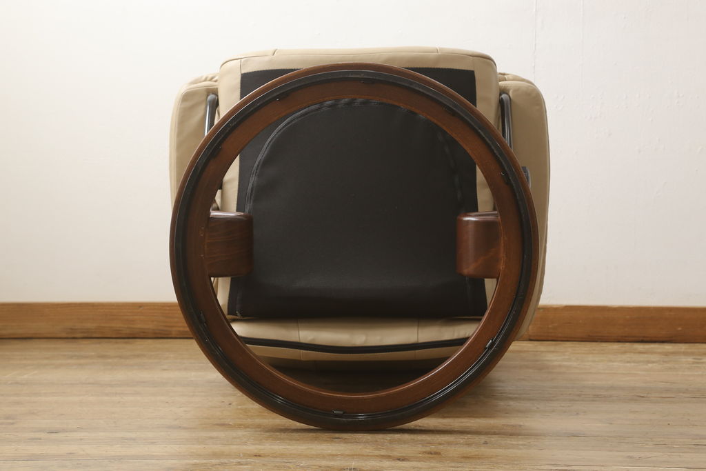 中古　美品　EKORNES(エコーネス)　Mayfair(メイフェア)　本革　極上のくつろぎの時間を演出するストレスレスチェア(M)+オットマンセット(アームチェア、リクライニングチェア、椅子、レザー)(定価約30万円)(R-055223)