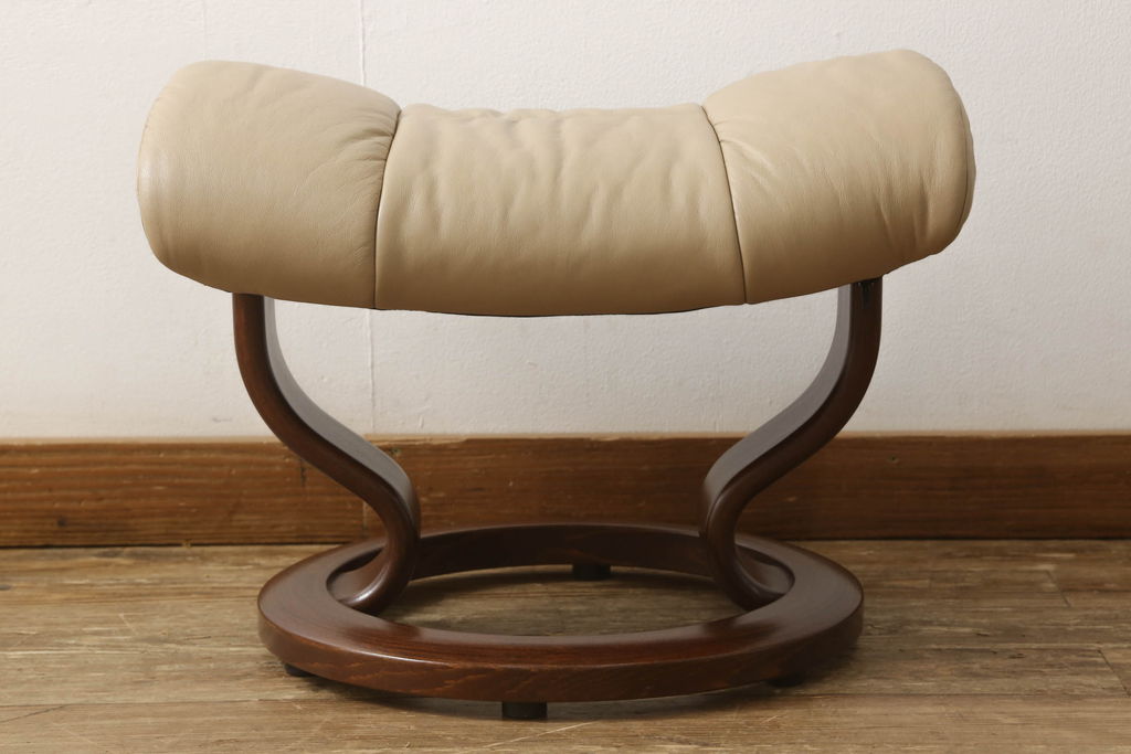 中古　美品　EKORNES(エコーネス)　Mayfair(メイフェア)　本革　極上のくつろぎの時間を演出するストレスレスチェア(M)+オットマンセット(アームチェア、リクライニングチェア、椅子、レザー)(定価約30万円)(R-055223)