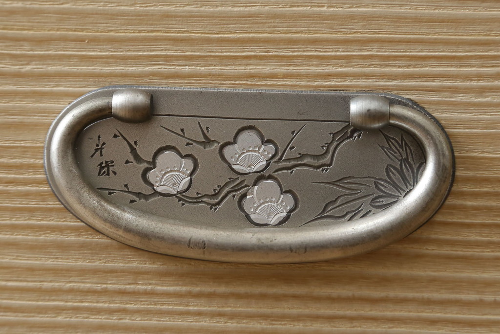 中古　美品　伝統工芸士　吉沢昭治作　柔らかな色合いが魅力的な総桐箪笥(胴丸、総桐たんす、引き出し、着物箪笥、衣装箪笥、和タンス、整理タンス、収納たんす)(R-075728)