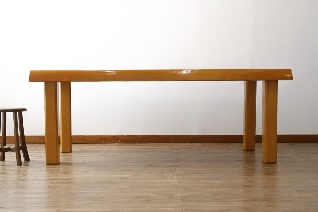 中古　美品　手造り国産家具　総ヒノキ材　木の美しさが感じられるシンプルなダイニングテーブル(作業台、食卓)(R-052612)