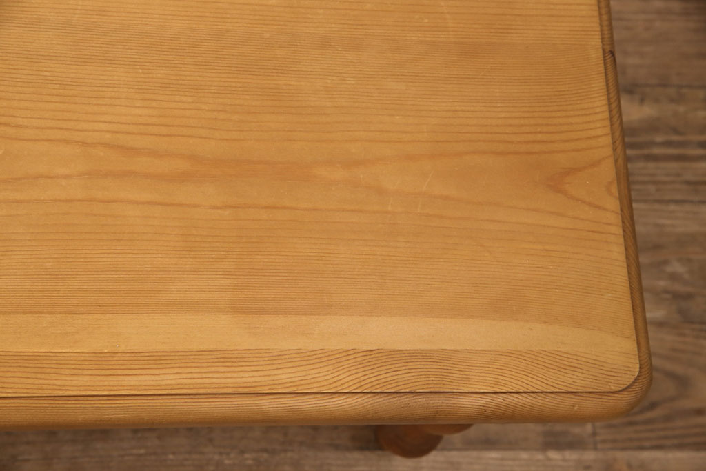 中古　PENNY WISE(ペニーワイズ)　パイン材　 ほっこりとした温かい空間づくりに活躍するセンターテーブル(リビングテーブル、コーヒーテーブル)(R-051641)