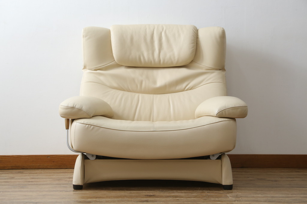中古　美品!!　カリモク家具(karimoku)　ZU42モデル　贅沢なくつろぎのひとときにおすすめの肘掛椅子ロング(リクライニングソファ、1Pソファ、1人掛けソファ、一人掛けソファ、アームチェア、パーソナルチェア)(定価約23万円(R-081277)