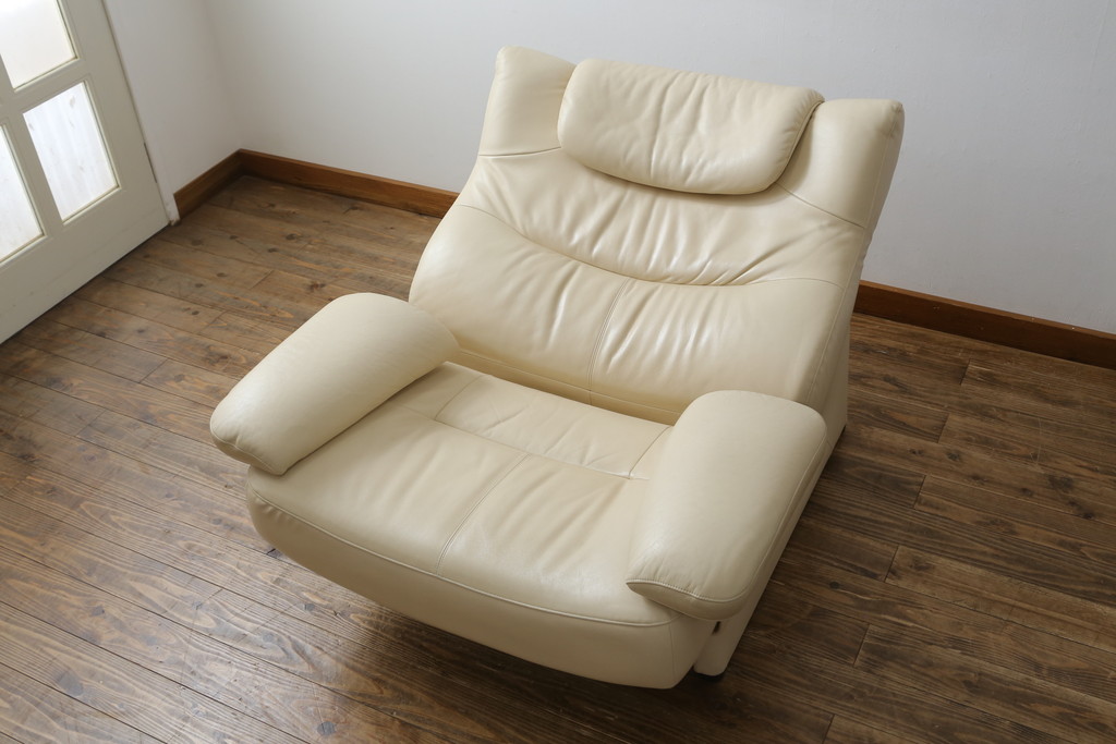 中古　美品!!　カリモク家具(karimoku)　ZU42モデル　贅沢なくつろぎのひとときにおすすめの肘掛椅子ロング(リクライニングソファ、1Pソファ、1人掛けソファ、一人掛けソファ、アームチェア、パーソナルチェア)(定価約23万円(R-081277)