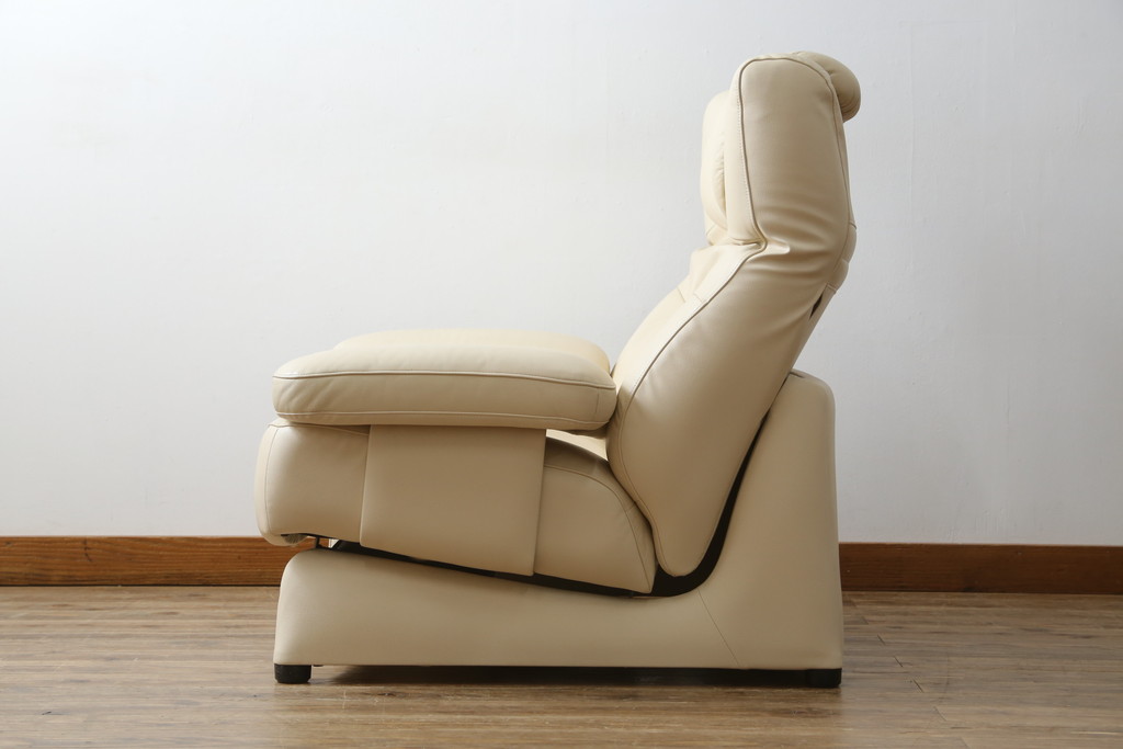 中古　美品!!　カリモク家具(karimoku)　ZU42モデル　贅沢なくつろぎのひとときにおすすめの肘掛椅子ロング(リクライニングソファ、1Pソファ、1人掛けソファ、一人掛けソファ、アームチェア、パーソナルチェア)(定価約23万円(R-081277)