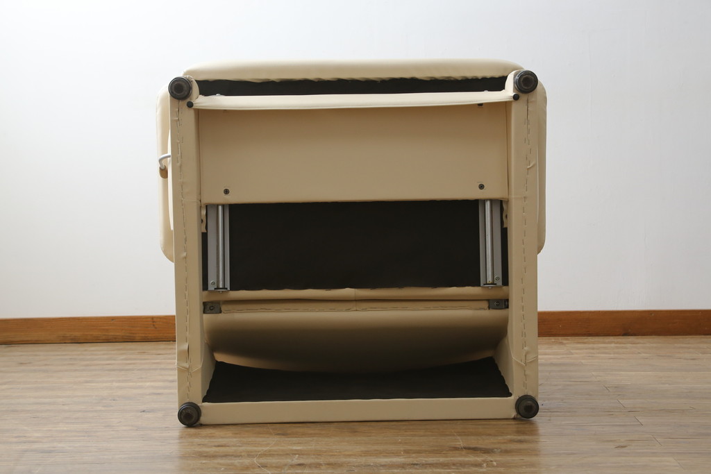 中古　美品!!　カリモク家具(karimoku)　ZU42モデル　贅沢なくつろぎのひとときにおすすめの肘掛椅子ロング(リクライニングソファ、1Pソファ、1人掛けソファ、一人掛けソファ、アームチェア、パーソナルチェア)(定価約23万円(R-081277)