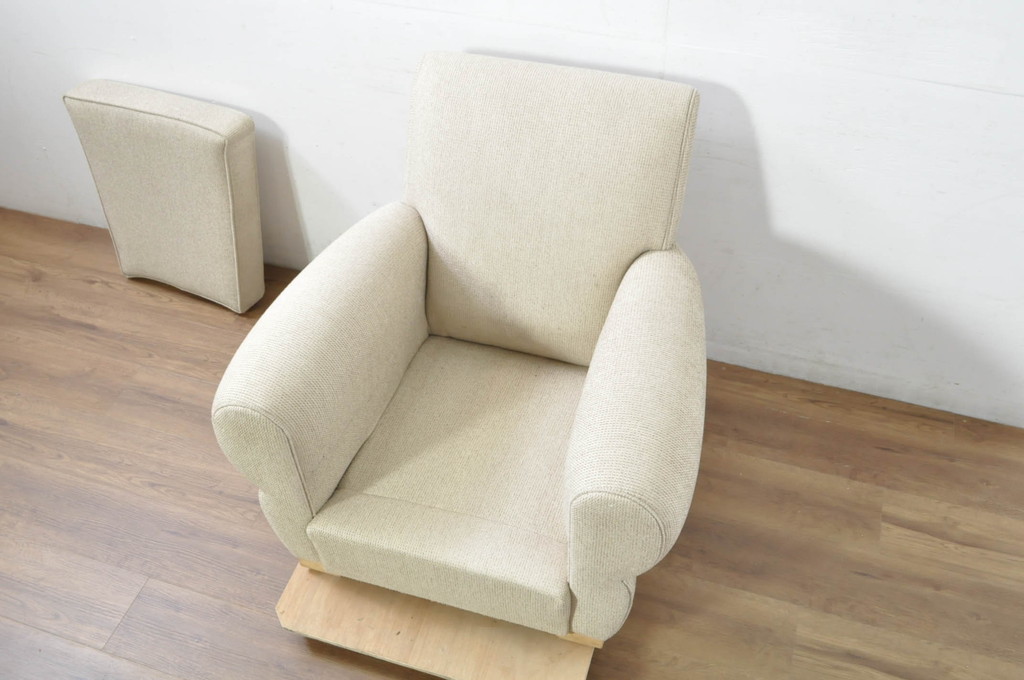中古　フランス輸入家具　ファブリック　お部屋に取り入れやすいナチュラルモダンデザインのクラブソファ(1P、一人掛けソファ、1人掛けソファ、アームソファ)(定価約25万円)(R-080783)