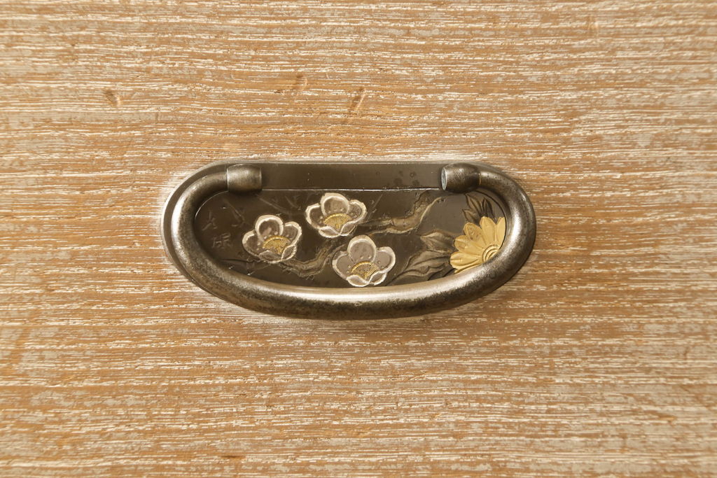 中古　シンプルなチェストに生まれ変わる加茂総桐箪笥・下段(胴丸、桐たんす、衣装箪笥、引き出し、和タンス、サイドチェスト、サイドボード)(R-081763)
