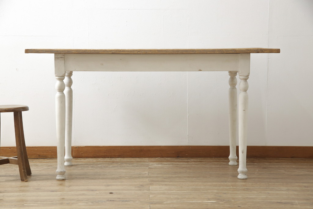 中古　ナチュラルな雰囲気がかわいらしいアンティーク風テーブル(コンソールテーブル、作業台、デスク、在宅ワーク、在宅用)(R-052932)