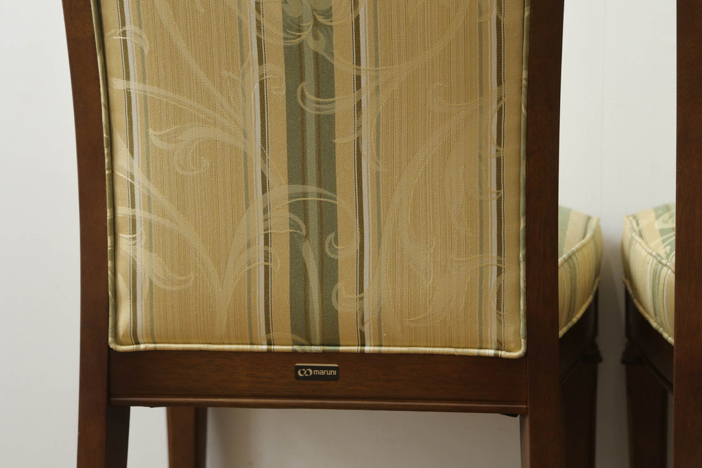 中古　美品　マルニ木工(MARUNI)　地中海シリーズ　カンヌ　クラシカルなデザインのファブリックがお洒落なダイニングチェア2脚セット(椅子、イス)(定価2脚で約16万円)(R-066603)
