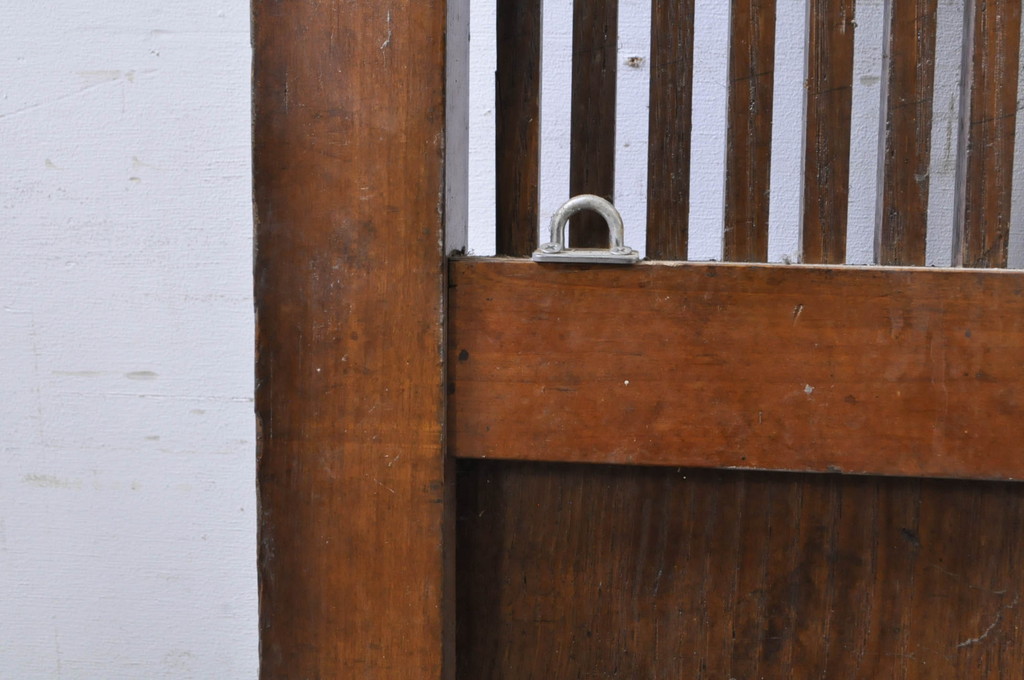 アンティーク建具　栗材　檜(ヒノキ)材　和の空間を高めるシンプルな格子蔵戸1枚(格子戸、玄関戸、引き戸)(R-069025)