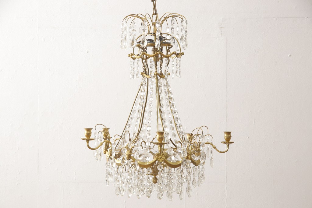 フランスアンティーク　キャンドルホルダー付き!きらびやかな装飾が魅力的なシャンデリア(天井照明、吊り下げ照明)(R-057547)